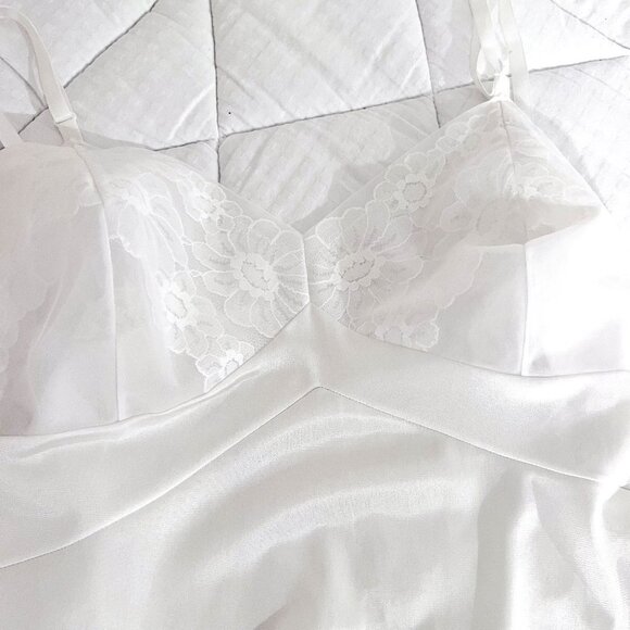 VINTAGE VANITY FAIR Full, Slip Size 36, Lingerie - Picture 9 of 16